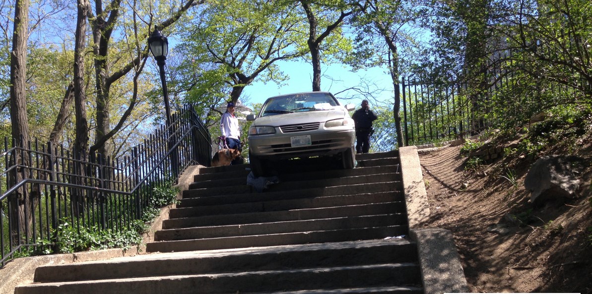 Riverside Park, car drive down stairs