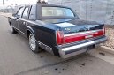 1987 Lincoln Town Car image-3