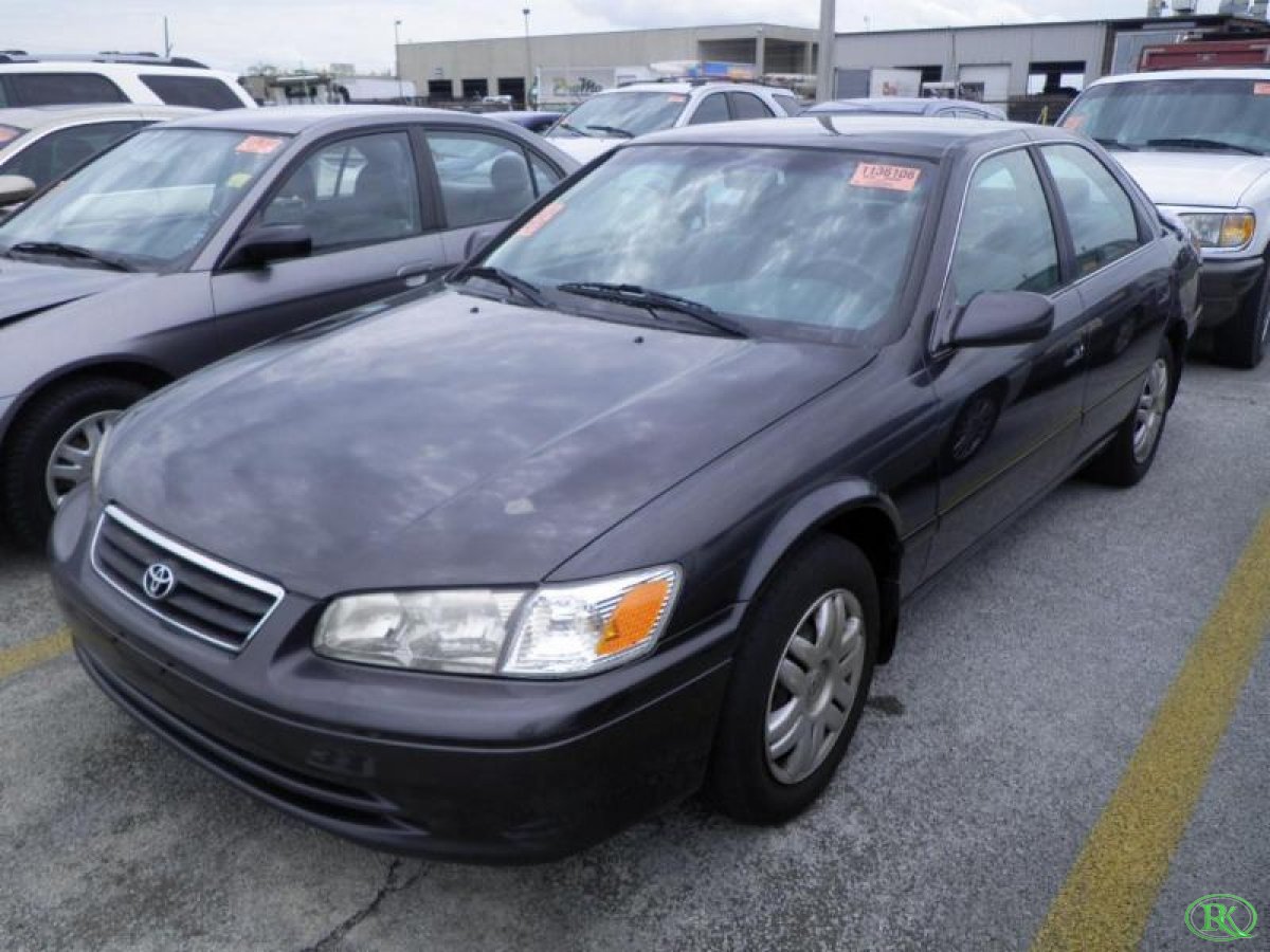 2000 Toyota CAMRY LE