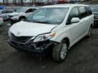 2017 ''TOYOTA SIENNA XLE'' AWD 7,474 Miles Need Front end Airbags image-1