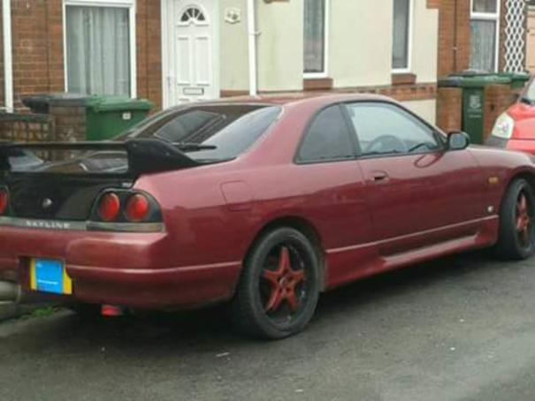 1993 nissan skyline r33 coupe super clear red