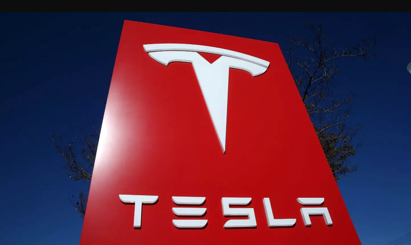 Tesla fires 400 employees for an unknown reason?