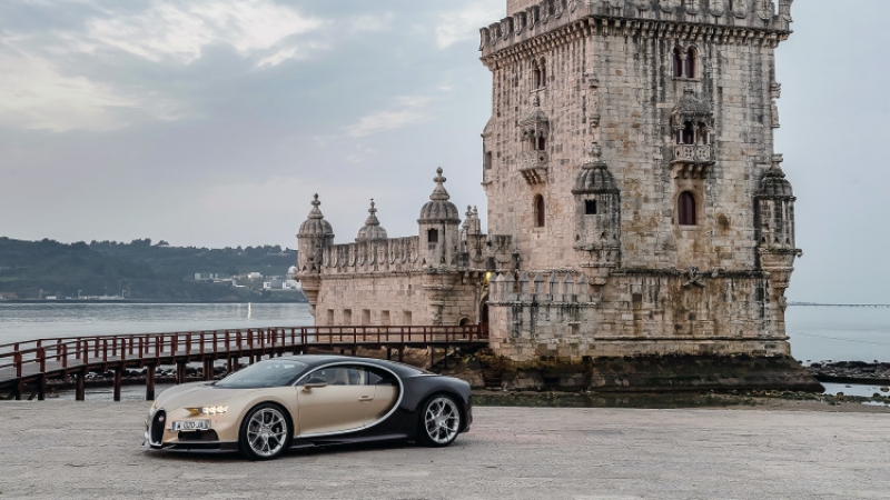 Bugatti Chiron's First Drive Will Make You Think You Drive a Plane