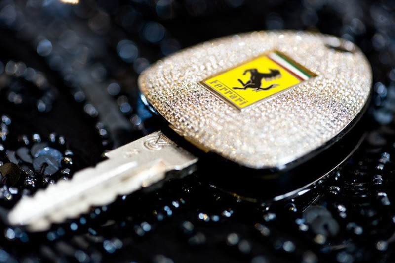 Hotel valet gives Ferrari 458 Spider keys to the wrong man