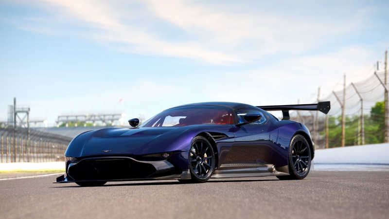 The incomparably good-looking Aston Martin Vulcan up for auction!